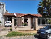 Vendo casa ubicada a dos cuadras de la Avda. Fernando de la Mora - Barrio Pinozá