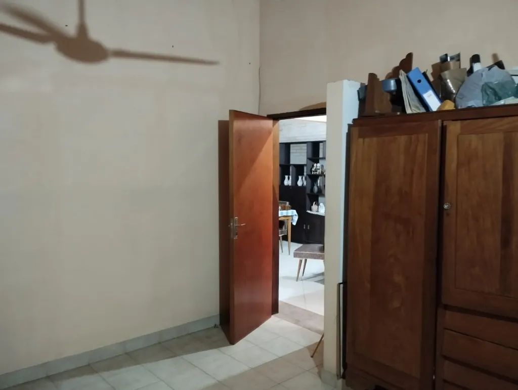 Vendo casa ubicada a dos cuadras de la Avda. Fernando de la Mora - Barrio Pinozá — foto 2