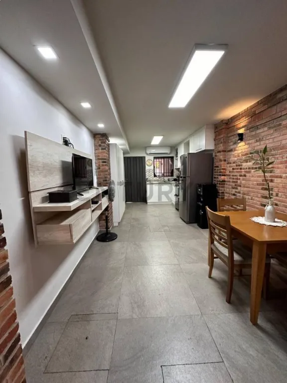 VENDO HERMOSA CASA EN ZONA CENTRICA DE ASUNCION — foto 3