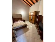 VENDO AMPLIA CASA EN SAN BERNARDINO