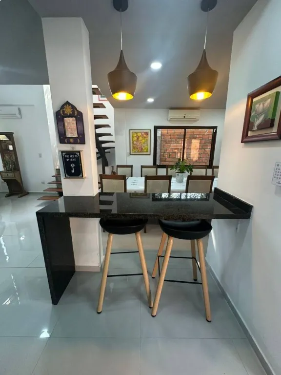 VEND MODERNA CASA EN PUERTA DEL LAGO SAN BERNARDINO — foto 2