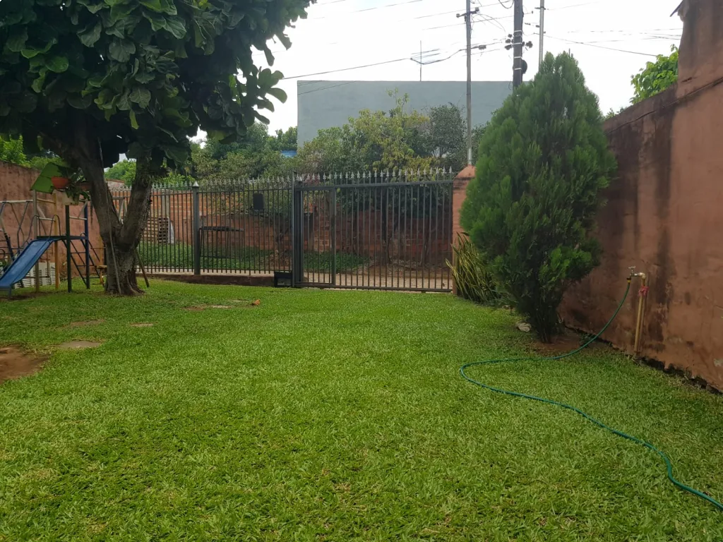 Inmueble de excelente ubicación en zona residencial tranquila - LUQUE - Molino — foto 3