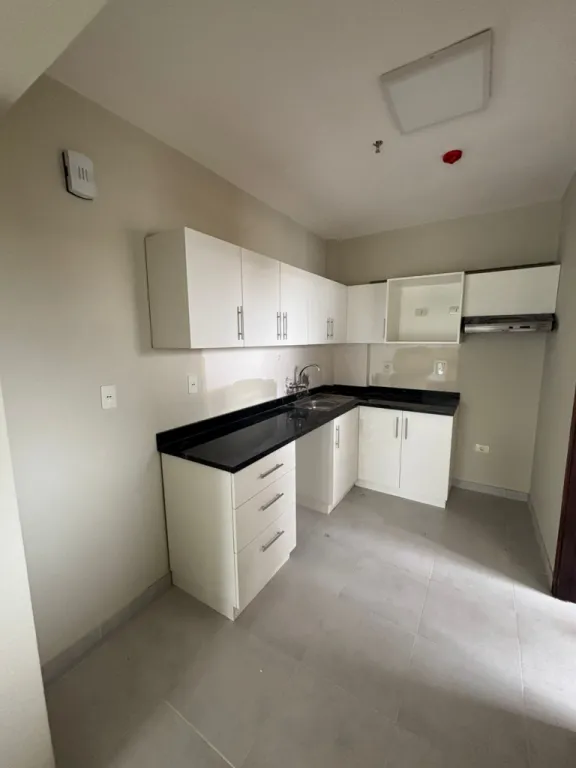 VENDO AMPLIO DEPARTAMENTO DE 2 DORMITORIOS EN BARRIO MCAL. LÓPEZ — foto 3