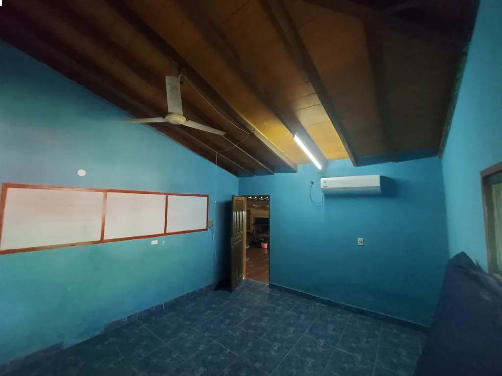 CASA A LA VENTA-CENTRO DE VILLA ELISA — foto 2