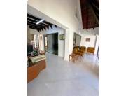 EN VENTA - CASA EN BARRIO MBURUCUYA. SANTISIMA TRINIDAD