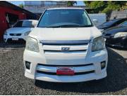 Toyota Noah serie s año 2005