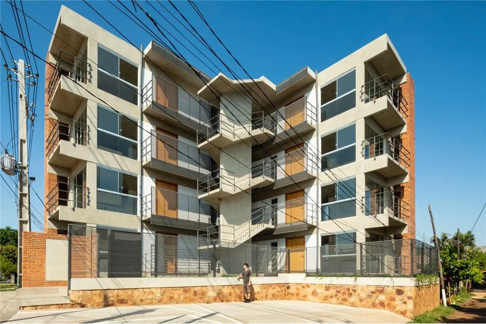 DEPARTAMENTO DE 2 DORMITORIOS EN VENTA ZONA CONMEBOL - LUQUE — foto 2