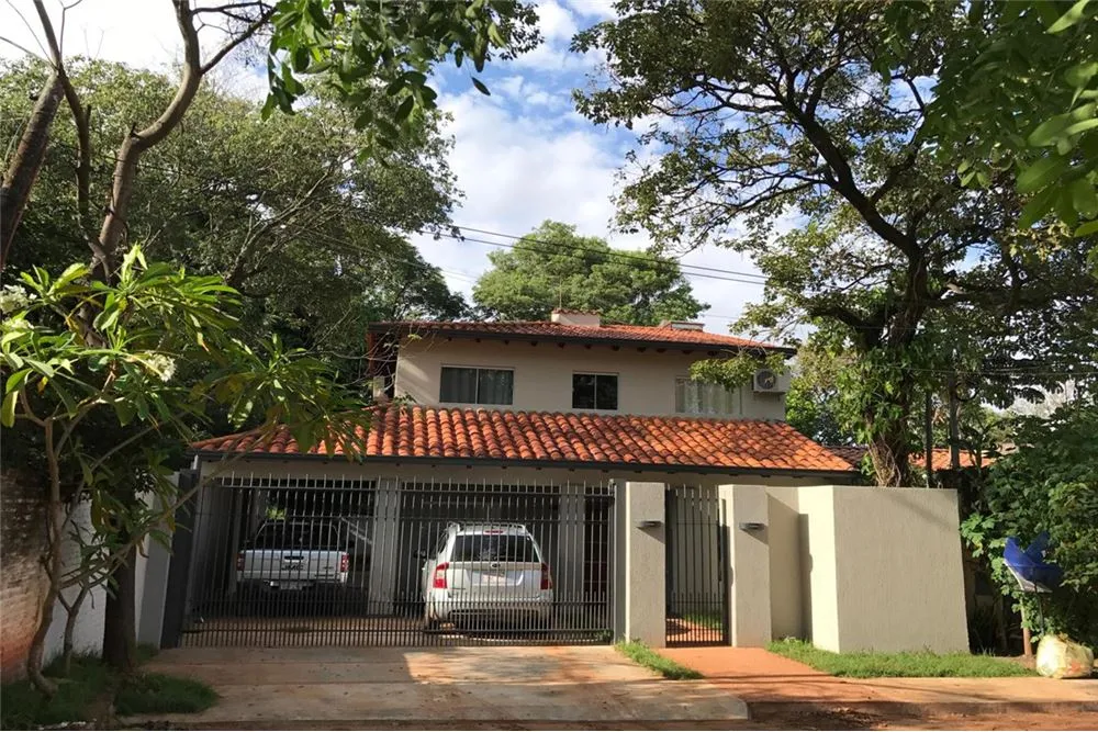 VENDO CASA 2 PLANTAS CPISCINA LUQUE BO.AMERICA ZONA CONMEBOL — foto 3