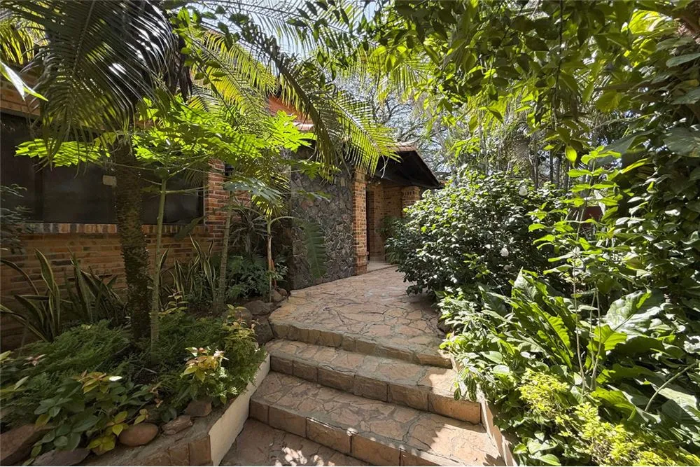 ✨A LA VENTA FANTÁSTICA CASA RÚSTICA EN LA CIUDAD DE LAMBARÉ, B° MBACHIO II✨ — foto 2