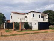 Vendo Casa en Laurelty - Luque