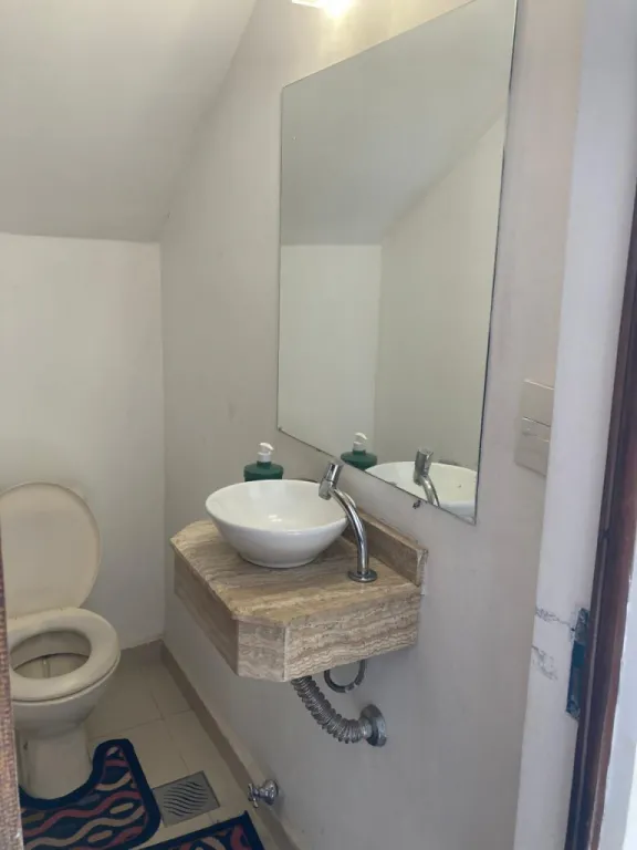 Vendo Casa en Laurelty - Luque — foto 2