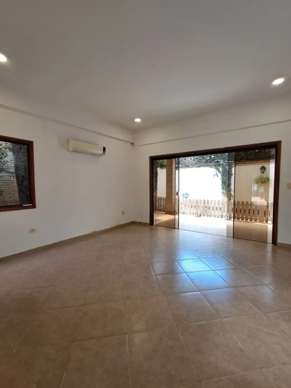 Casa de 3 dormitorios en condiminio en Barrio Mburucuyá — Foto 2