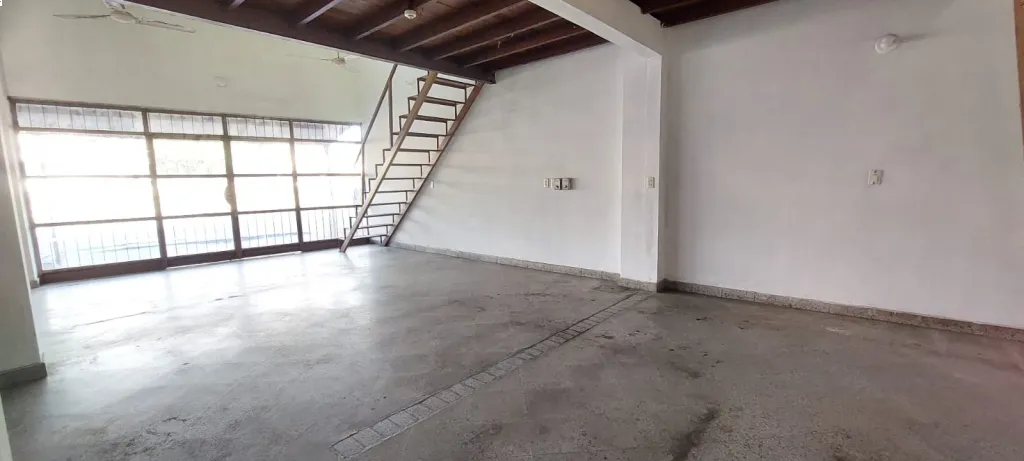 ALQUILO AMPLIO SALÓN EN LOMA PYTA — foto 2