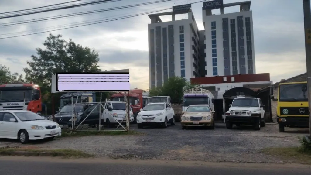VENDO AMPLIO TERRENO COMERCIAL AVDA MADAME LYNCH ID 39651 — фото 3