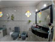 En venta Casa familiar con piscina y salón comercial en barrio Lérida, San Lorenzo