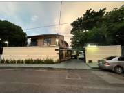 EN VENTA HERMOSA Y AMPLIA RESIDENCIA UBICADA EN EL BARRIO SANTISIMA TRINIDAD, ASUNCION !