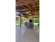 OPROTUNIDAD UNICA,CASA EN ESQUINA, 1100 M2, PISCINA, QUINCHO