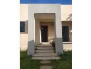 Alquilo Casa de 2 dormitorios en Lambare Barrio Valle Apua zona Plaza Itambey