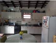 VENDO CASA CON AMPLIO PATIO Y PISCINA EN BARRIO SAN VICENTE