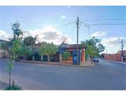 VENDO CASA EN ESQUINA EN SAN LORENZO ZONA CENTRO