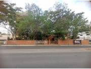 VENDO SOBRE SACRAMENTO PROPIEDAD DE 2.000 M2 - 40 DE FRENTE FRENTE A LA UIP