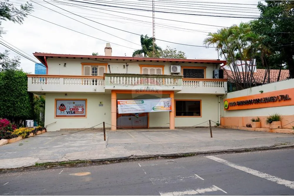 VENDO CASA PARA OFICINA SOBRE SANTISIMA TRINIDAD — foto 2