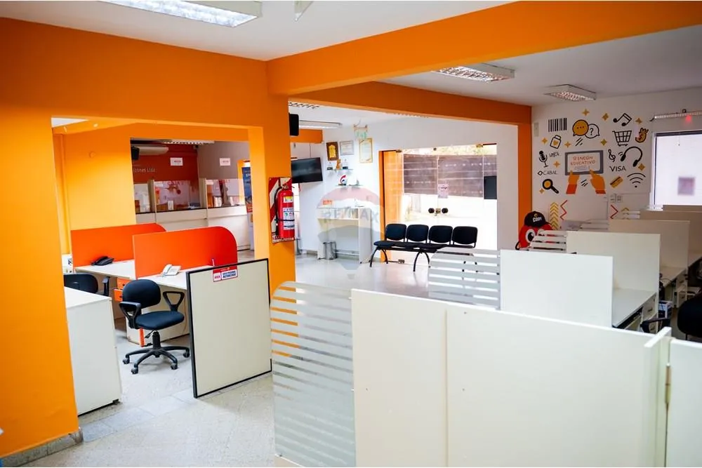 VENDO CASA PARA OFICINA SOBRE SANTISIMA TRINIDAD — foto 3