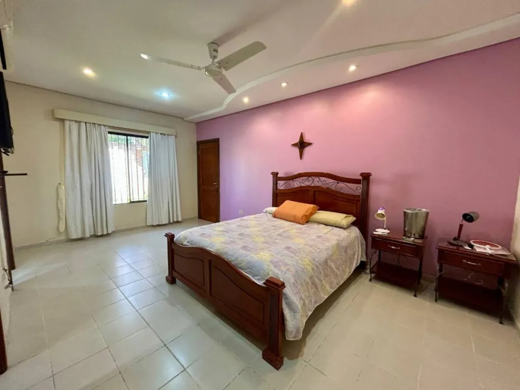 CASA EN BARRIO HERRERA, ASUNCION. — foto 3
