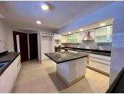 VENDO HERMOSA CASA, ZONA MOLAS LOPEZ