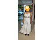 Vendo hermoso mono vestido elegante con encajes europeo
