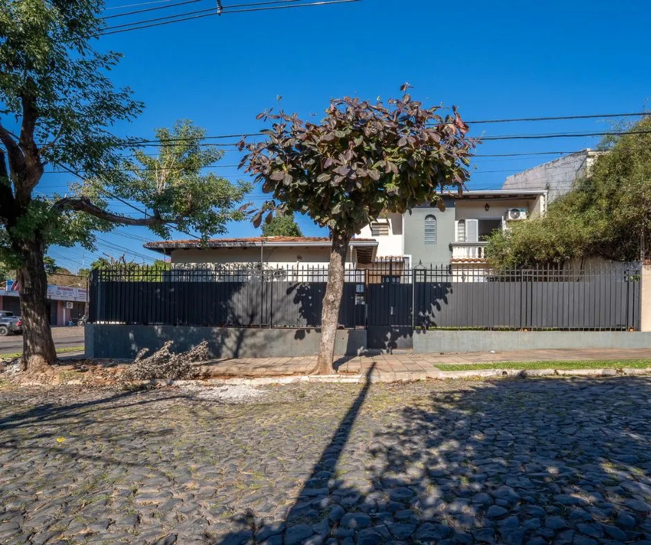 Residencia de 4 habitaciones en Barrio Nazareth - Asuncion — foto 2