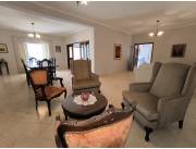 VENDO RESIDENCIA EN BARRIO MBURUCUYA
