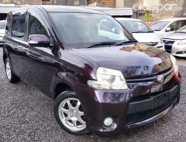 Toyota Sienta 2012 — foto 2