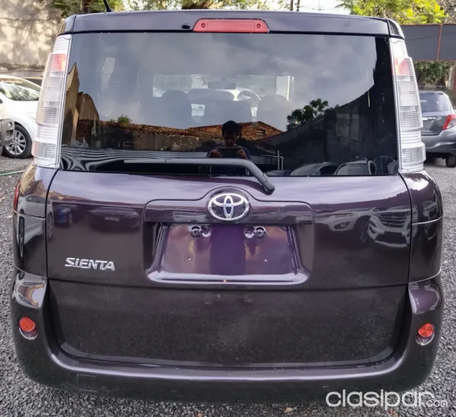 Toyota Sienta 2012 — foto 3