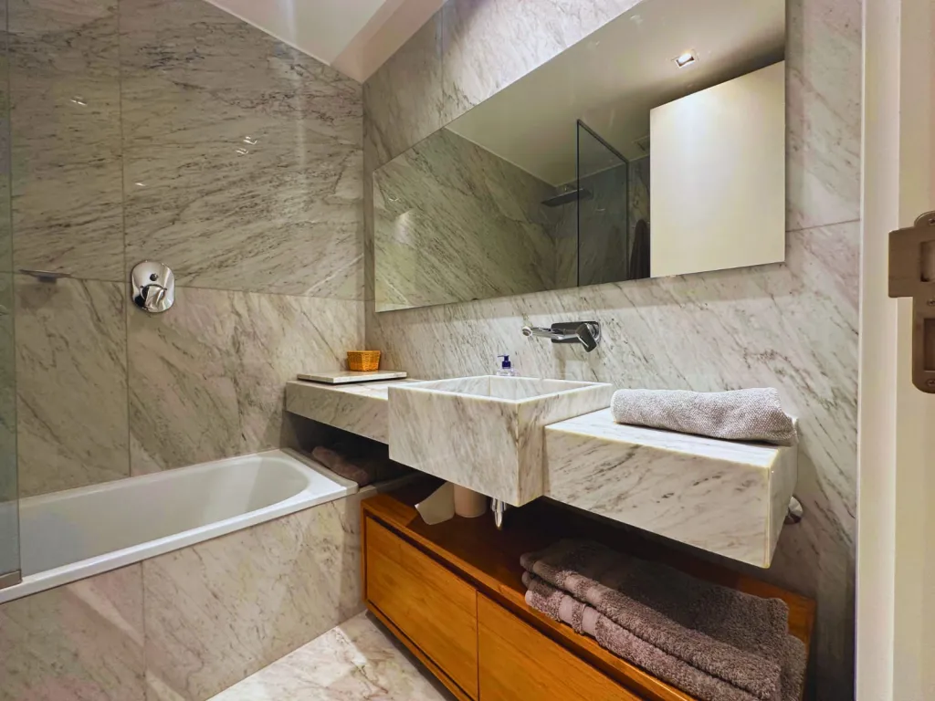 EN VENTA DEPTO DE LUJO – Totalmente Equipado, Amoblado y con Domótica de Última Generación — foto 3