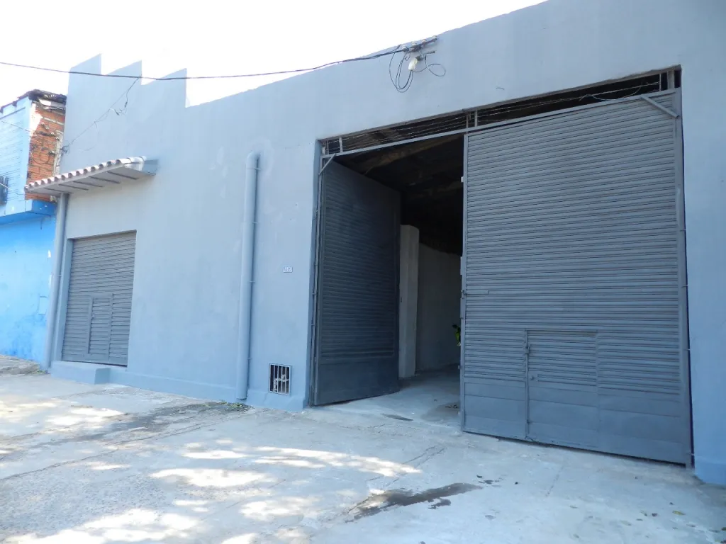📍 Depósito en venta o alquiler sobre Av. Madame Lynch, casi Mariscal López — photo 3