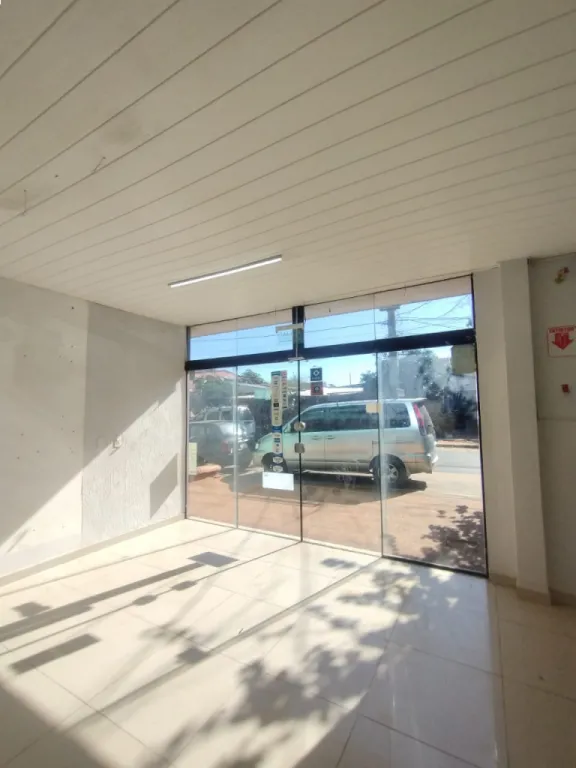 ALQUILO CASA CON SALON COMERCIAL EN LUQUE ZONA CAMPO VIA — фото 2