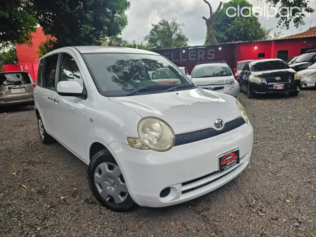 Toyota Sienta 2006 — foto 2