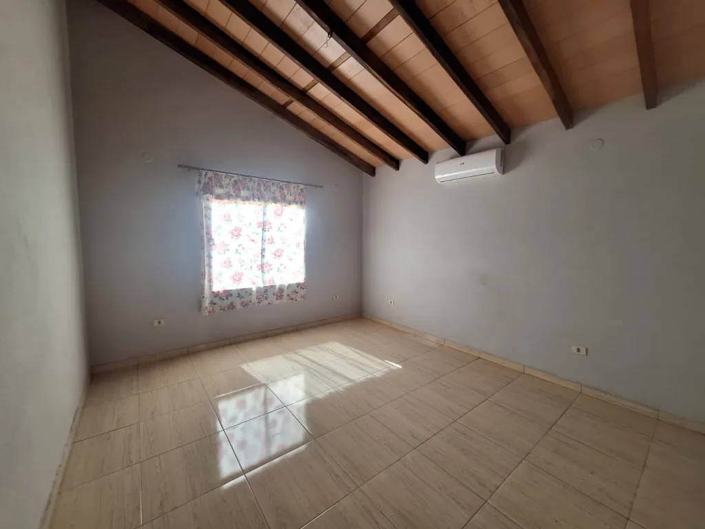 “Casa en venta en Barrio San Carlos: ubicación privilegiada y lista para habitar” — foto 2