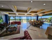 VENDO IMPONENTE CASA EN LOS CAMPOS DEL YACHT Y GOLF CLUB, LAMBARÉ