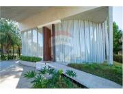 En Venta Residencia ubicada en el exclusivo Sunset Hills Condominium