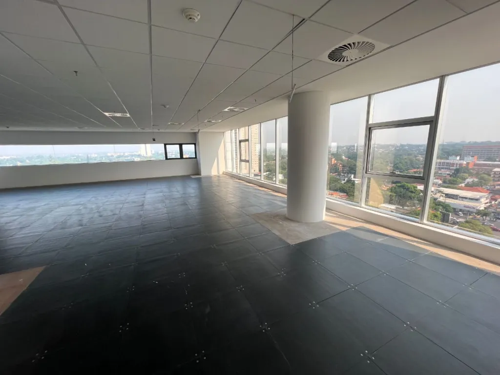 TORRE DE LAS AMERICAS: 222 M2, LUJOSA OFICINA ALQUILER, 5 VEHICULOS, AMENITIES, SEGURIDAD. — Foto 3