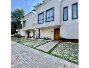 EN ALQUILER DUPLEX CON PISCINA - MARIANO ROQUE ALONSO
