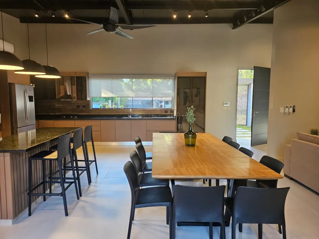 EN VENTA! CASA EQUIPADA Y AMOBLADA -EN SAN BERNARDINO — foto 2