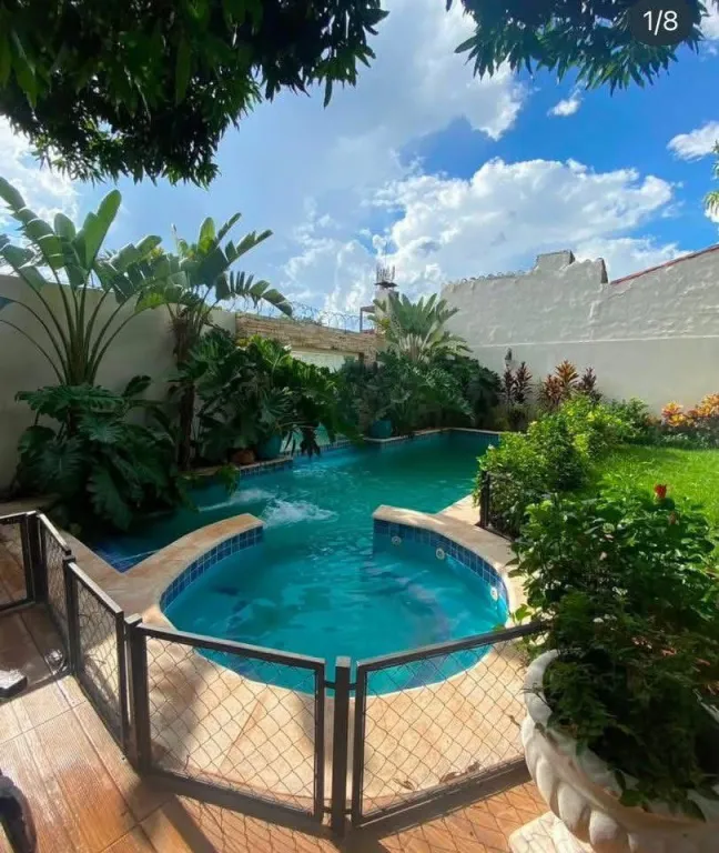 🏡 En venta hermosa casa en zona Capuchinos – Félix Bogado y General Santos, Asunción — Foto 2