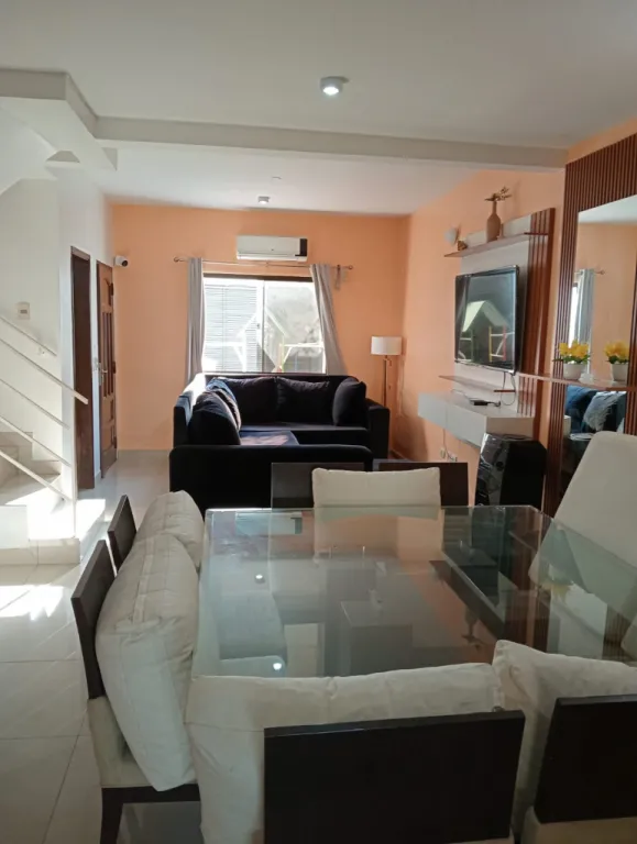 🏡 VENDO Residencia Premium Amoblada – Lambaré — foto 3