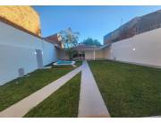 Alquilo casa muy sólida, 4 dorms, Los Laureles, Piscina