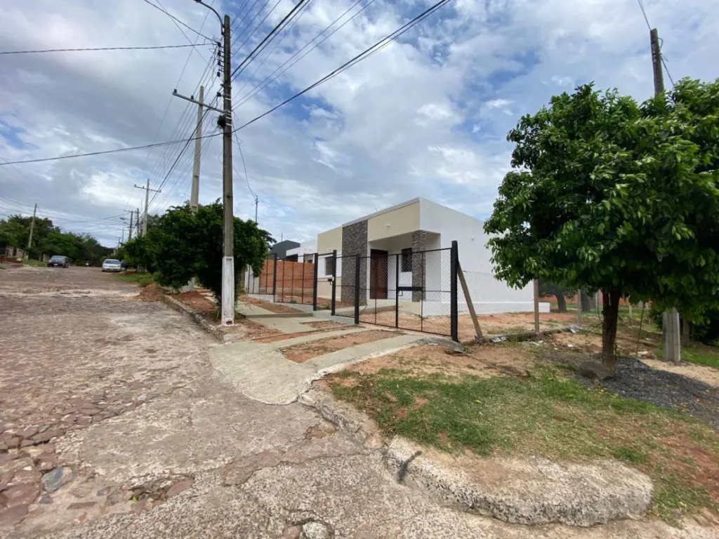 VENDO HERMOSA CASA MINIMALISTA A ESTRENAR DE 3 DORMITORIOS EN CENTRO DE ÑEMBY — foto 3