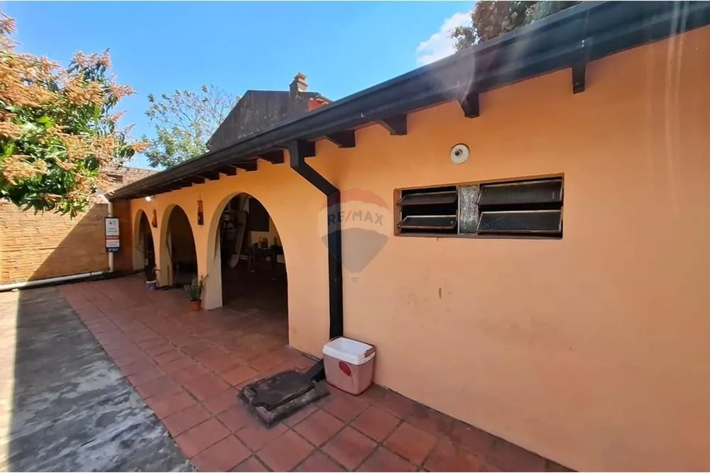 VENDO CASA CON AMPLIO TERRENO EN BARRIO SAN ISIDRO, LAMBARÉ — foto 3