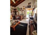 ALQUILO HERMOSA RESIDENCIA BARRIO MBURICAO ZONA MBURUVICHA ROGA PARA EMPRESA O VIVIENDA